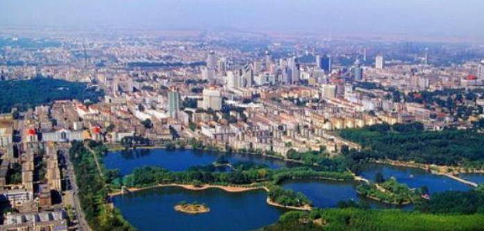 鞍山,钢铁之城的蓬勃发展与进步