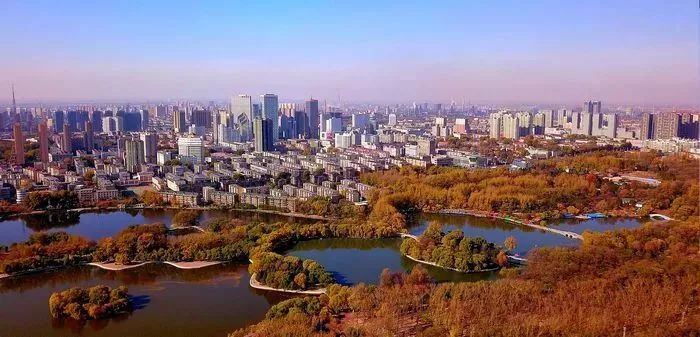 鞍山,钢铁之城的蓬勃发展与进步